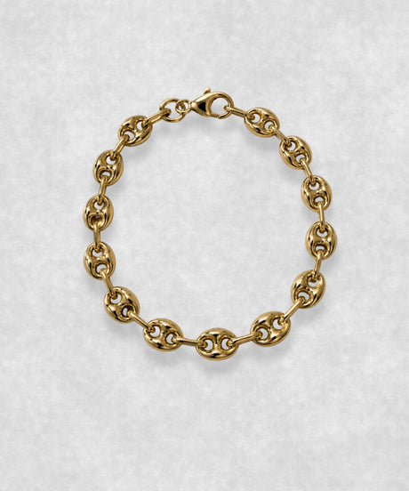 Gold coffee bean bracelet in closed round shape – polished coffee bean links with sculptural jewelry design